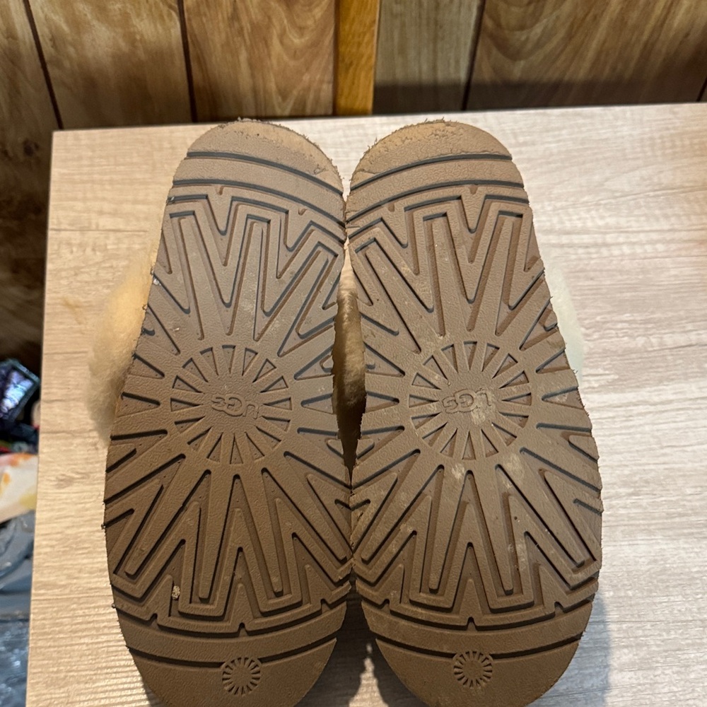 UGG Chestnut Suede Slippers with Cream Sheepskin - Picture 6 of 7